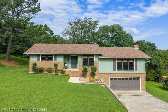 911 Hillcrest Drive, Greenwood, AR 72936