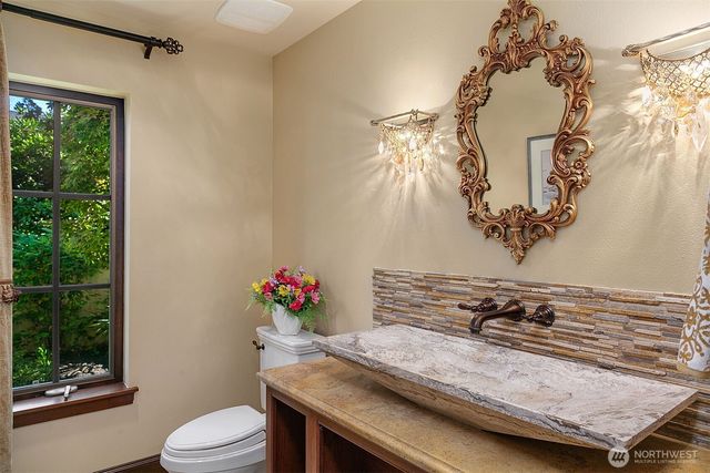 802 16th Avenue W, Kirkland, WA 98033