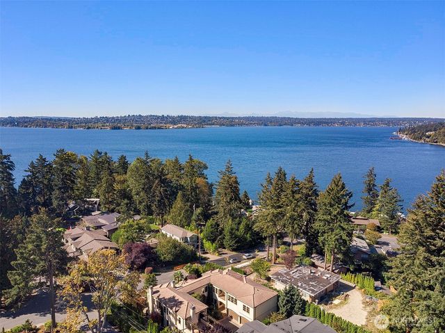 802 16th Avenue W, Kirkland, WA 98033