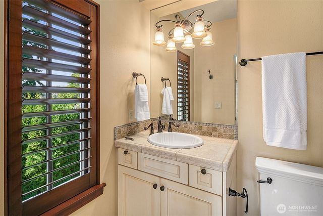 802 16th Avenue W, Kirkland, WA 98033