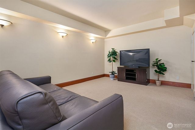 802 16th Avenue W, Kirkland, WA 98033