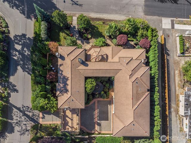 802 16th Avenue W, Kirkland, WA 98033