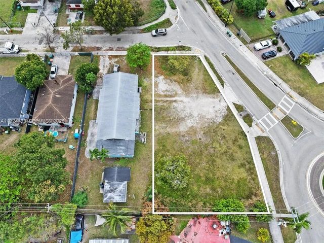 17611 SW 102 Ave, Perrine, FL 33157