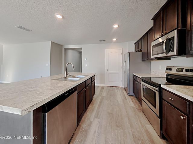 2293 PEBBLE POINT Drive, Green Cove Springs, FL 32043