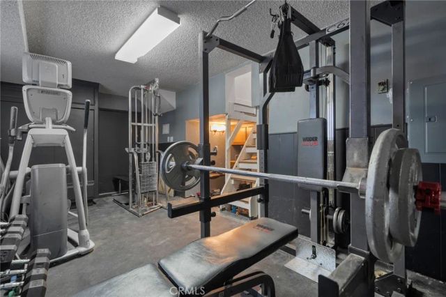 1015 Summit Drive, Crestline, CA 92325
