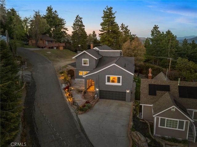 1015 Summit Drive, Crestline, CA 92325