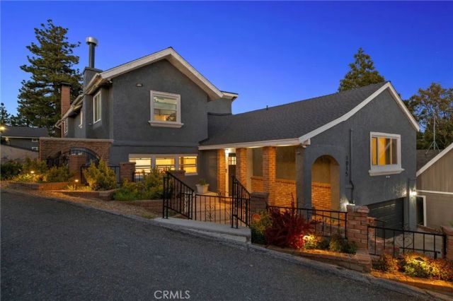 1015 Summit Drive, Crestline, CA 92325