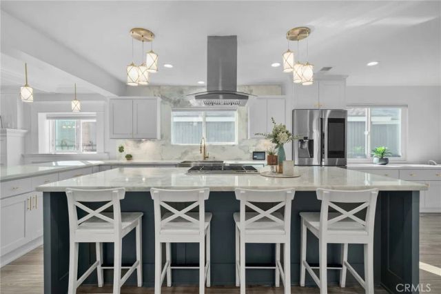 1015 Summit Drive, Crestline, CA 92325