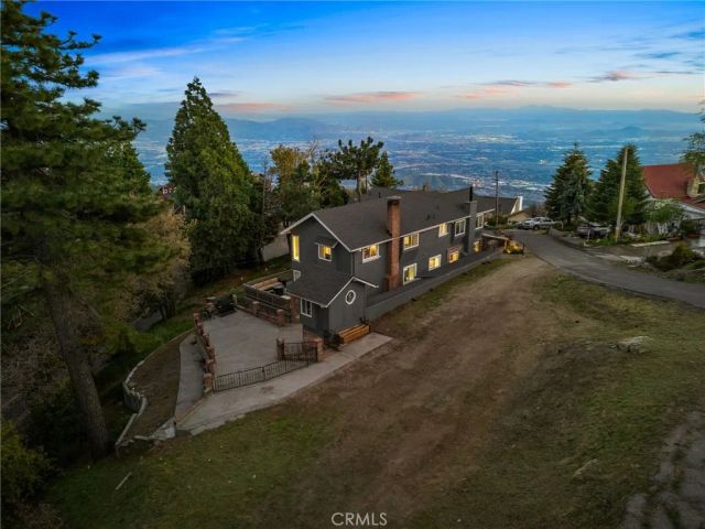 1015 Summit Drive, Crestline, CA 92325
