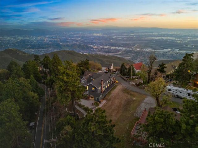 1015 Summit Drive, Crestline, CA 92325