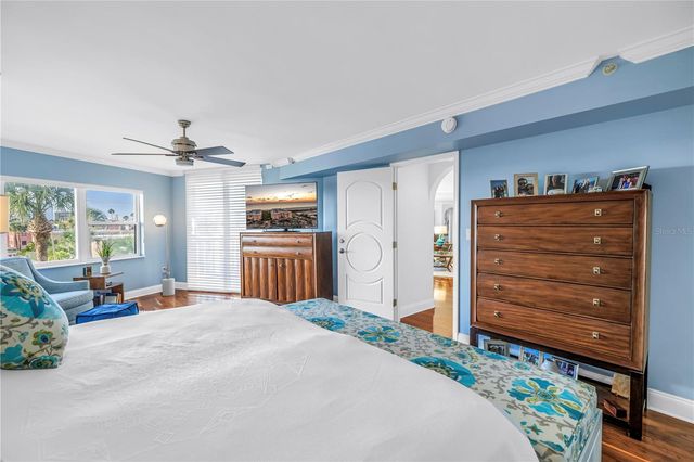 6650 SUNSET WAY 207, St Pete Beach, FL 33706