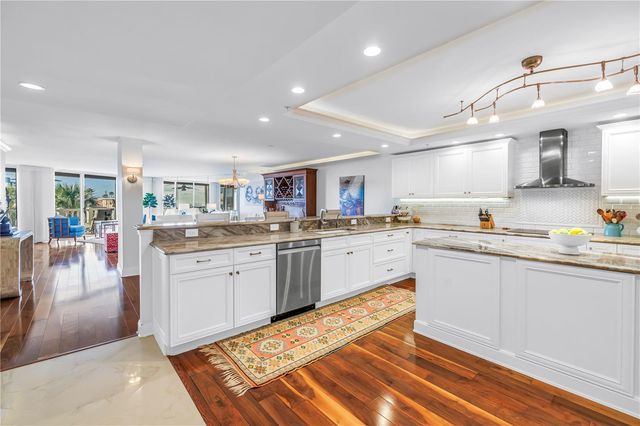 6650 SUNSET WAY 207, St Pete Beach, FL 33706