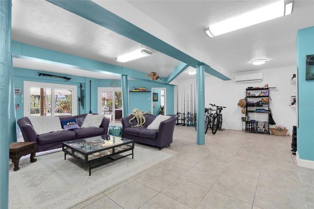 633 SOUNDVIEW DRIVE, Palm Harbor, FL 34683