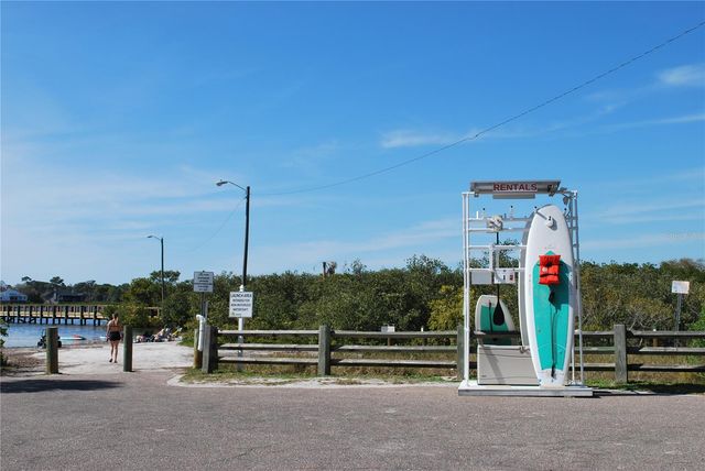 633 SOUNDVIEW DRIVE, Palm Harbor, FL 34683