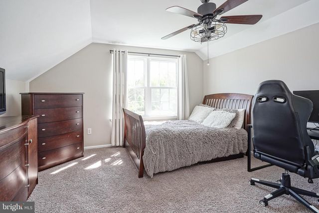8 STANGER CT, Clayton, NJ 08312