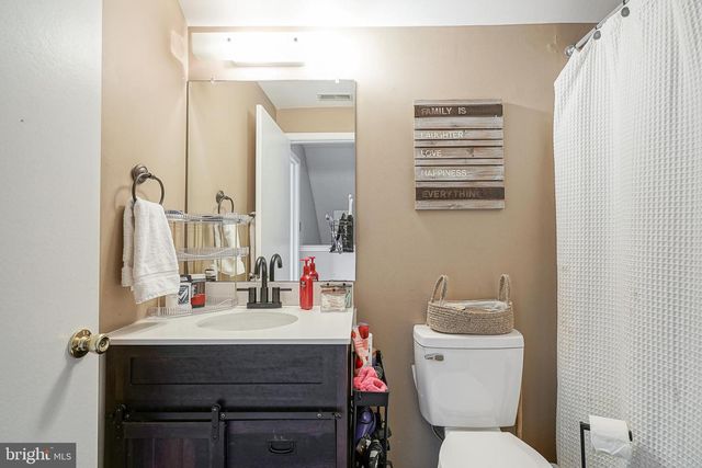 8 STANGER CT, Clayton, NJ 08312