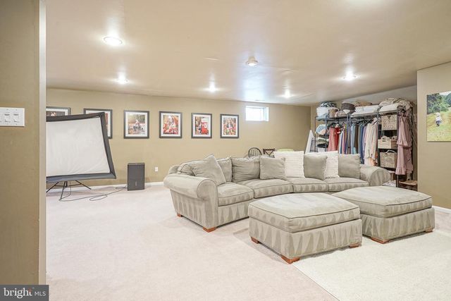 8 STANGER CT, Clayton, NJ 08312