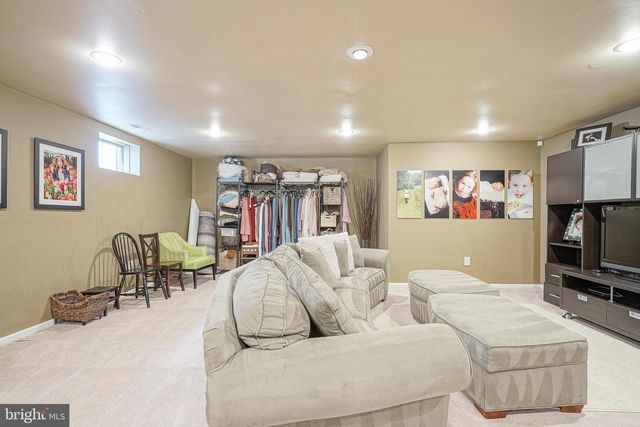 8 STANGER CT, Clayton, NJ 08312