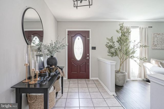 8 STANGER CT, Clayton, NJ 08312
