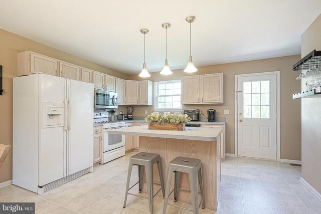 8 STANGER CT, Clayton, NJ 08312