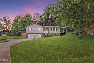912 South Sherbrooke Circle, Mount Carmel, TN 37645