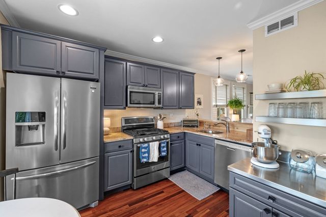 26 Village St 2, Marblehead, MA 01945