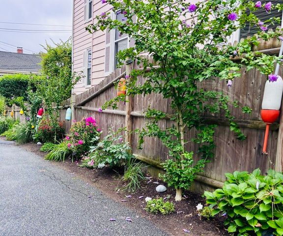 26 Village St 2, Marblehead, MA 01945