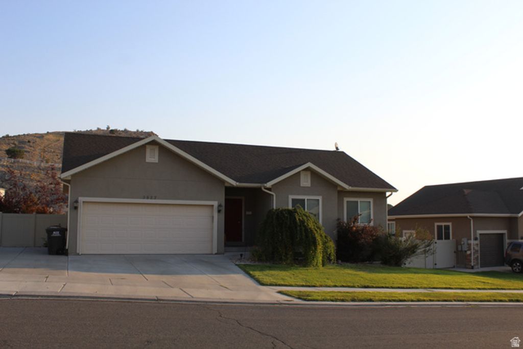 3827 E PAWNEE RD, Eagle Mountain, UT 84005 — photo 2