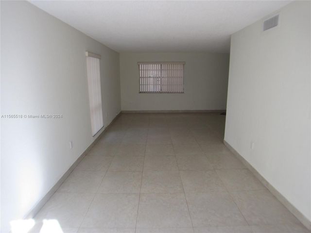10 SW 108th Ave E8, Sweetwater, FL 33174