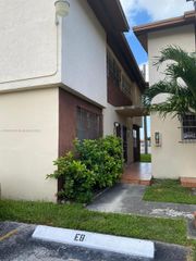 10 SW 108th Ave E8, Sweetwater, FL 33174