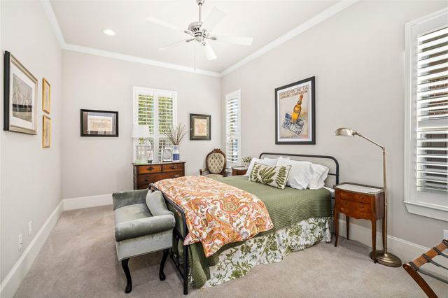 1045 Rosepoint Street, Houston, TX 77018