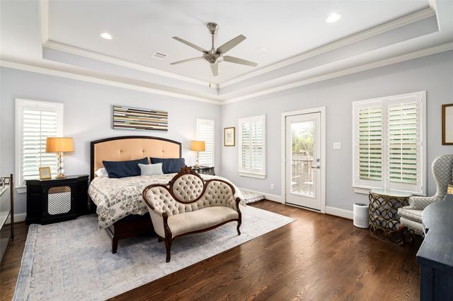 1045 Rosepoint Street, Houston, TX 77018