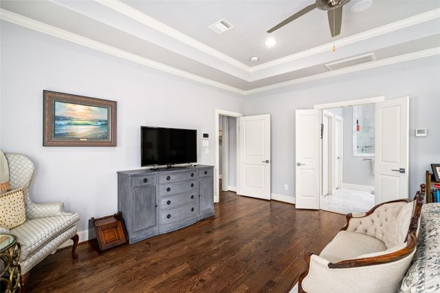 1045 Rosepoint Street, Houston, TX 77018