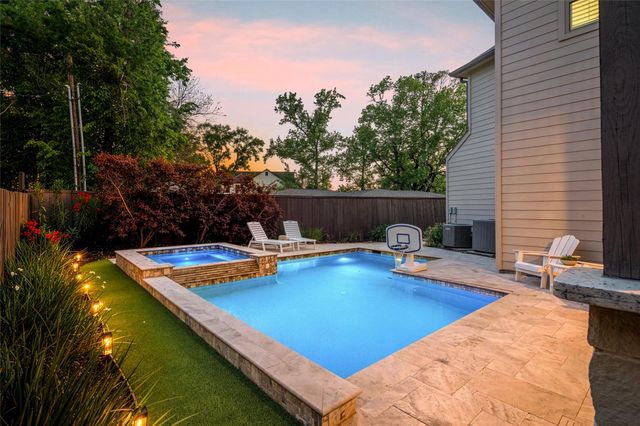 1045 Rosepoint Street, Houston, TX 77018