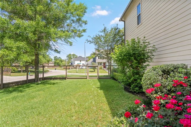 1045 Rosepoint Street, Houston, TX 77018