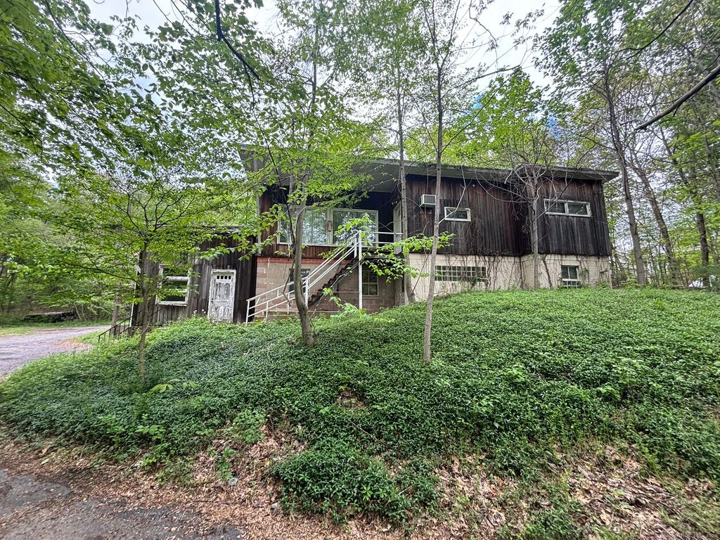 16 Buckley Lane, Prospect, CT 06712