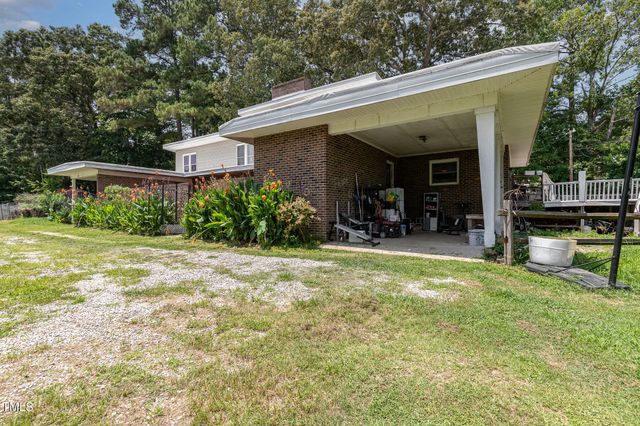 2868 Old School Road, Four Oaks, NC 27524