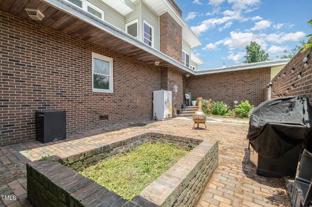 2868 Old School Road, Four Oaks, NC 27524