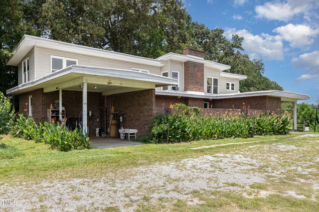 2868 Old School Road, Four Oaks, NC 27524