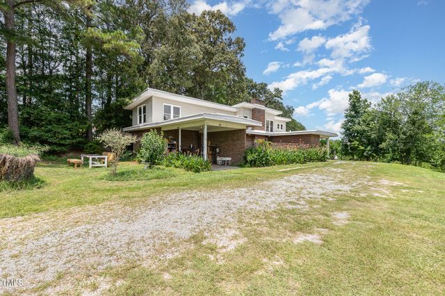 2868 Old School Road, Four Oaks, NC 27524