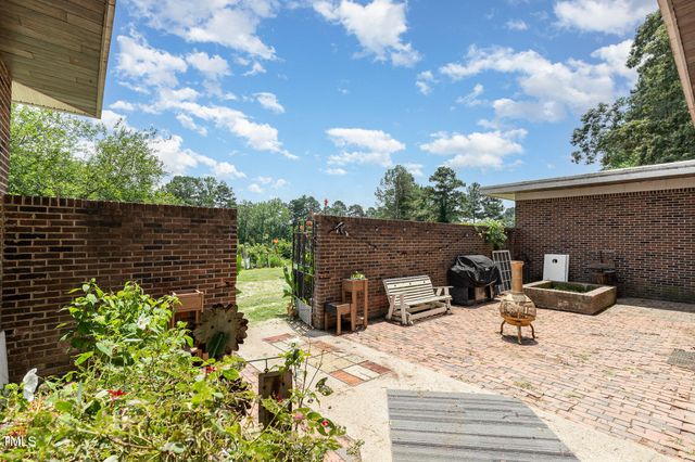 2868 Old School Road, Four Oaks, NC 27524