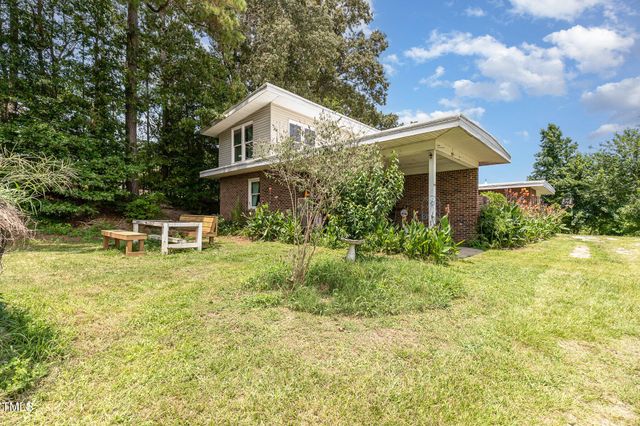 2868 Old School Road, Four Oaks, NC 27524