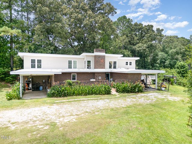 2868 Old School Road, Four Oaks, NC 27524