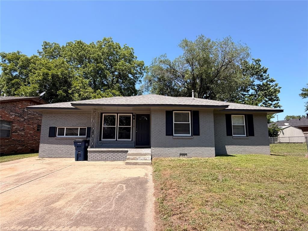 Image 1 of property listing at 438 Sims Place, Seminole, OK 74868