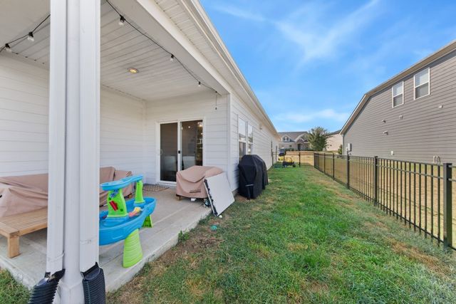 1020 Holland Ridge Way, Lebanon, TN 37090
