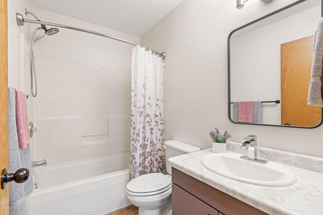 619 1st Avenue SW, Pine Island, MN 55963