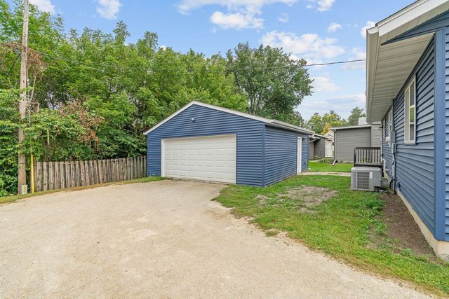 619 1st Avenue SW, Pine Island, MN 55963