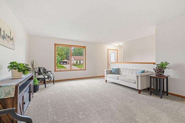 619 1st Avenue SW, Pine Island, MN 55963