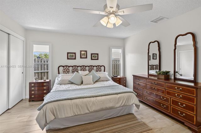 10471 NW 21st Ct, Sunrise, FL 33322