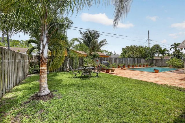 10471 NW 21st Ct, Sunrise, FL 33322